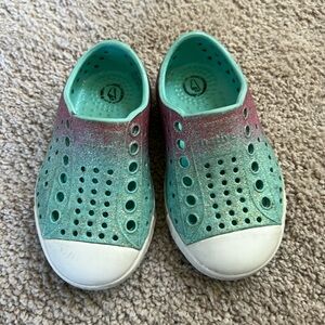 Teal and pink sparkle ombré native shoes size c5